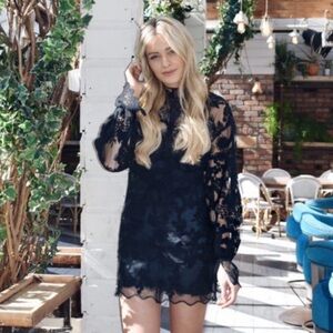 🄷&🄼  Dress Size 8